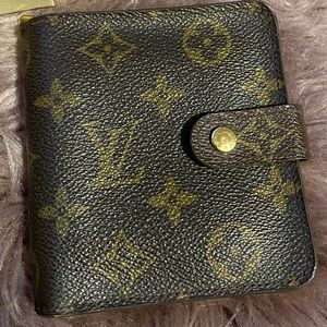 Authentic Vintage Louis Vuitton Compact Zippé Wallet